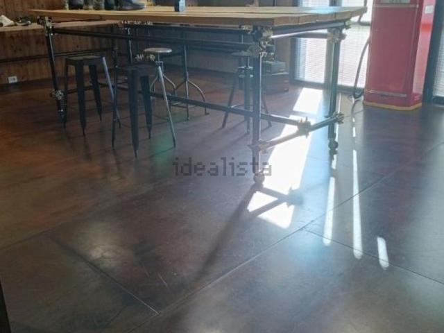Ufficio in vendita di 2400 m² in Via Panà