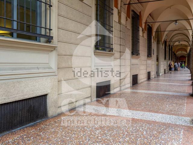 Ufficio in vendita di 240 m² in Strada Maggiore