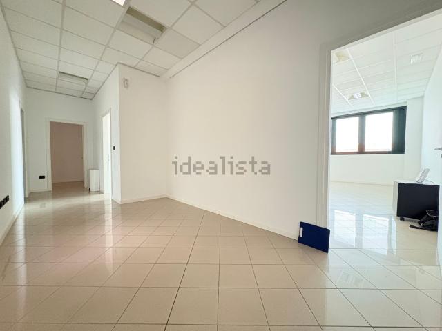Ufficio in vendita di 240 m² in Vicolo Porta Est