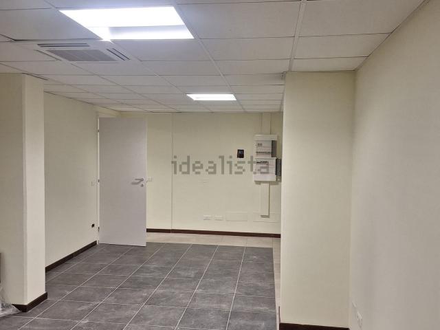 Ufficio in vendita di 256 m² in Circonvallazione Nord Est, 119