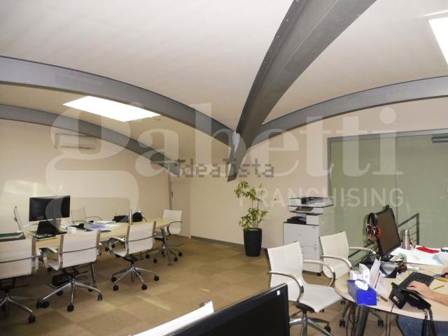 Ufficio in vendita di 250 m²