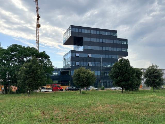 Ufficio in vendita di 250 m² in Via Chemnitz
