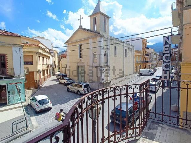 Ufficio in vendita di 250 m² in Via Umberto I, 155