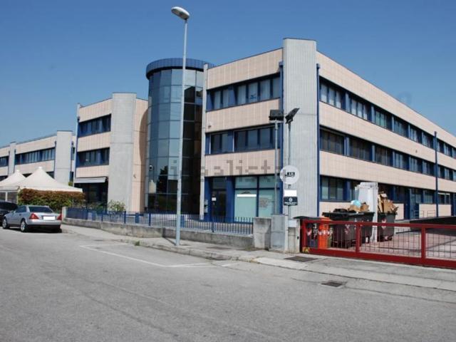Ufficio in vendita di 266 m² in Via Panà, 60