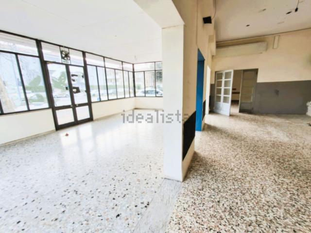 Ufficio in vendita di 260 m² in Via Peschiere