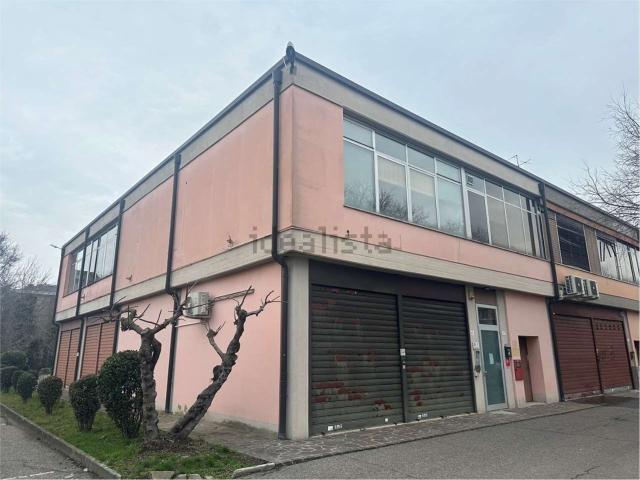 Ufficio in vendita di 260 m² in Via Pietro Bembo, 40