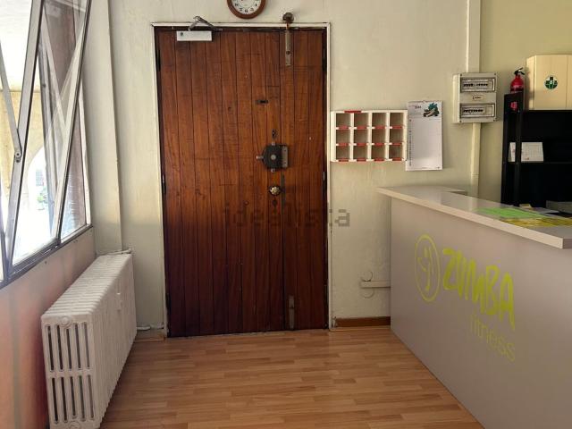 Ufficio in vendita di 260 m² in Via San Fermo