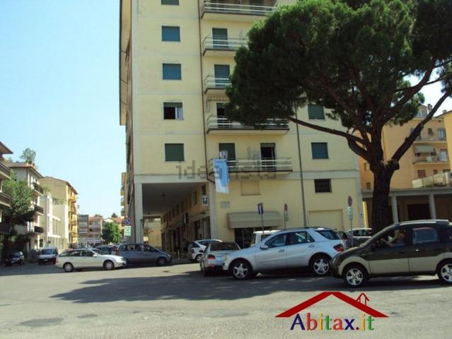 Ufficio in vendita di 270 m² in Via Po, 45
