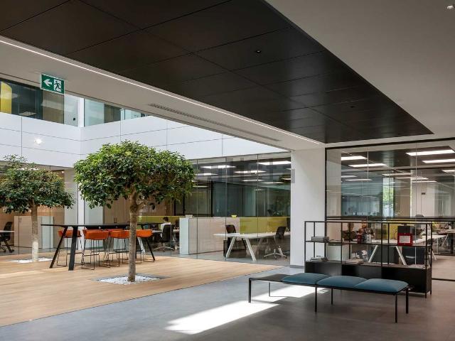 Ufficio in vendita di 270 m² in Viale Ancona, 24