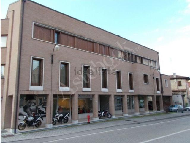 Ufficio in vendita di 270 m² in Viale Giacomo Matteotti