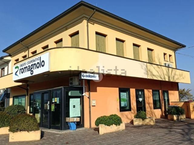 Ufficio in vendita di 272 m² in Via Emilia Levante, 3196