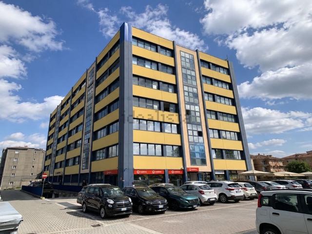 Ufficio in vendita di 272 m² in Viale della Navigazione Interna, 54