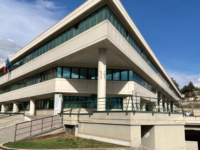 Ufficio in vendita di 285 m² in Via Pescara, 2
