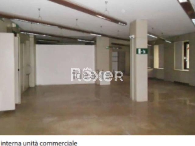 Ufficio in vendita di 286 m² in Via Cavour, 30