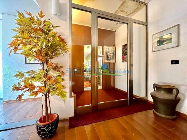 Ufficio in vendita di 280 m² in Corso Giacomo Matteotti