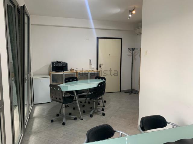 Ufficio in vendita di 28 m² in Via San Carlo