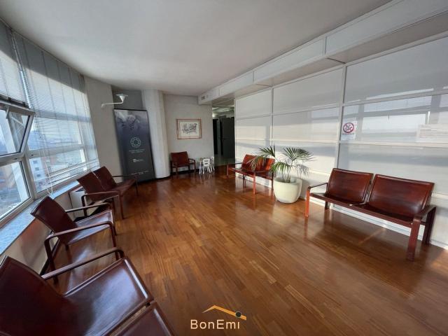 Ufficio in vendita di 296 m² in Via Ca&apos  di Cozzi, 41