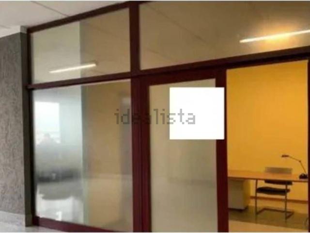 Ufficio in vendita di 299 m² in Via Pomezia, 8