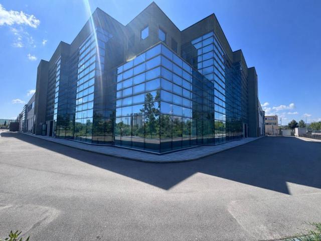 Ufficio in vendita di 290 m² in Via Antonio Benucci