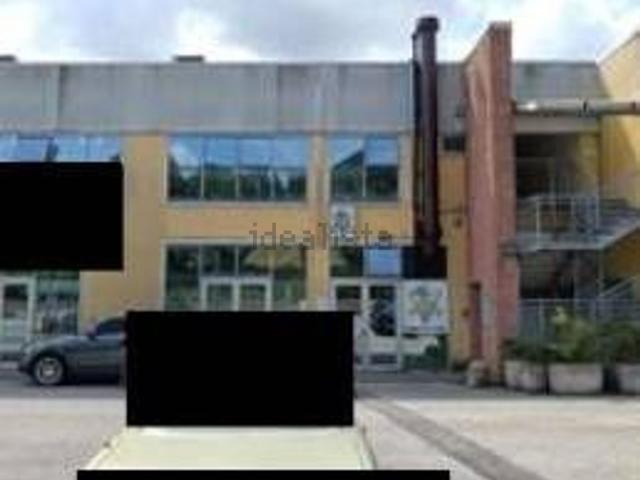 Ufficio in vendita di 290 m² in Via Ferrante Ferranti