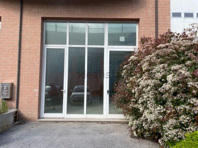 Ufficio in vendita di 300 m² in Strada Provinciale San Angelo