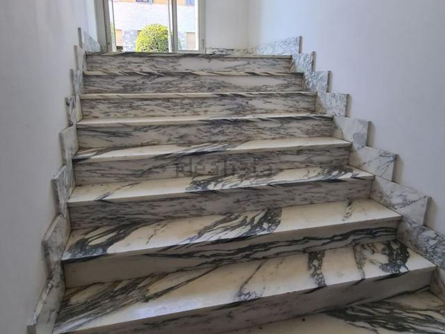Ufficio in vendita di 300 m² in Via Vignolo, 6