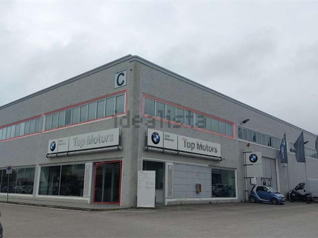 Ufficio in vendita di 300 m² in Via 1º Maggio, 56