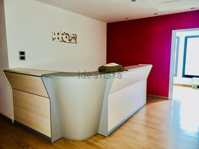 Ufficio in vendita di 300 m² in Viale della Repubblica