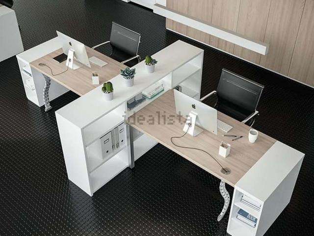 Ufficio in vendita di 303 m² in Via Ferruccio Ferrari