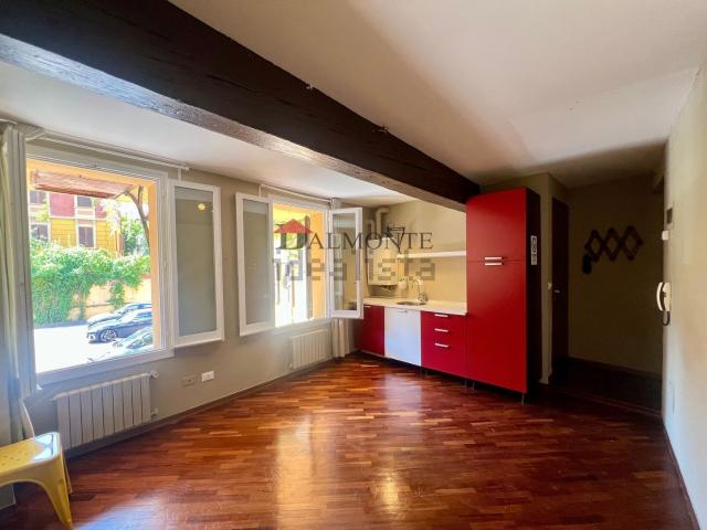 Ufficio in vendita di 30 m² in Via San Mamolo, 35