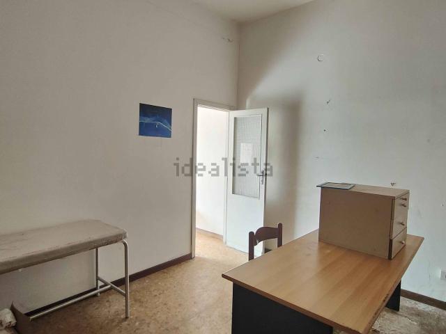 Ufficio in vendita di 30 m² in Viale G. Leopardi, 160
