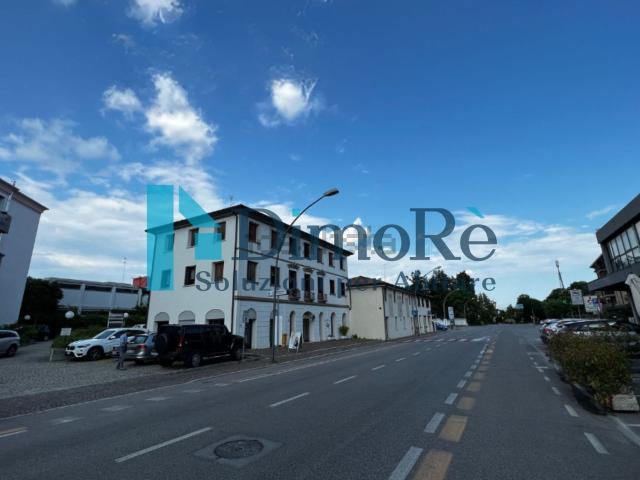 Ufficio in vendita di 30 m² in Viale IV Novembre, 55