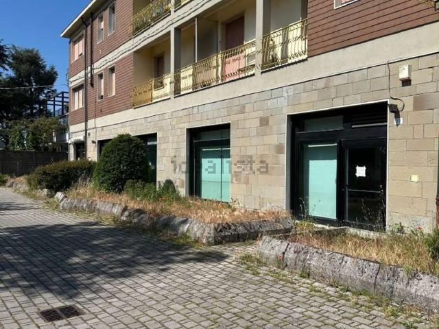 Ufficio in vendita di 314 m² in Via Cadriano