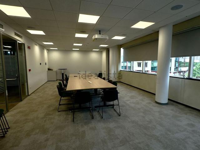 Ufficio in vendita di 310 m²