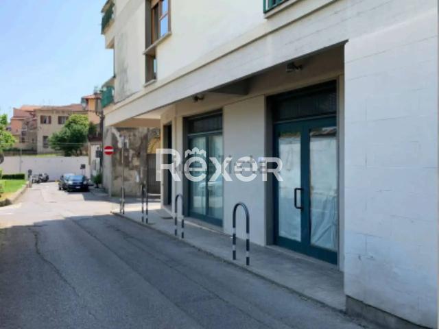 Ufficio in vendita di 310 m² in Via delle Belle, 1