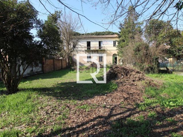 Ufficio in vendita di 326 m² in Via Ravegnana, 609
