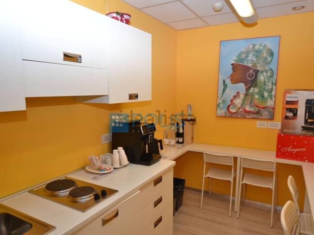 Ufficio in vendita di 320 m²