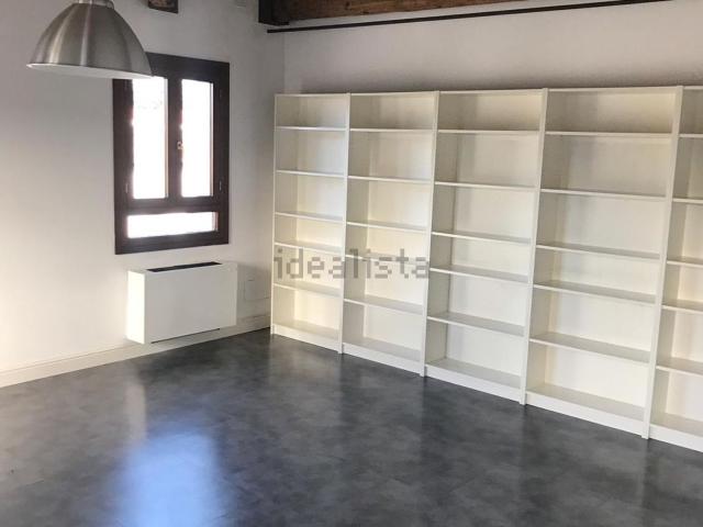 Ufficio in vendita di 330 m² in Viale G. G. Felissent, 88
