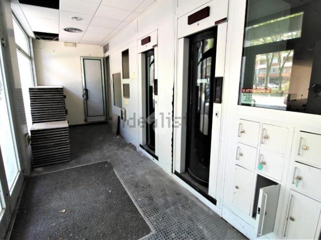 Ufficio in vendita di 345 m² in Piazza XXVII Ottobre, 67