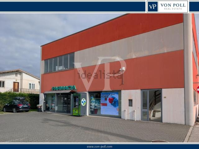 Ufficio in vendita di 357 m² in Via Astico