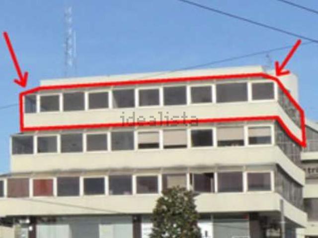 Ufficio in vendita di 350 m² in Via Pietro Giardini