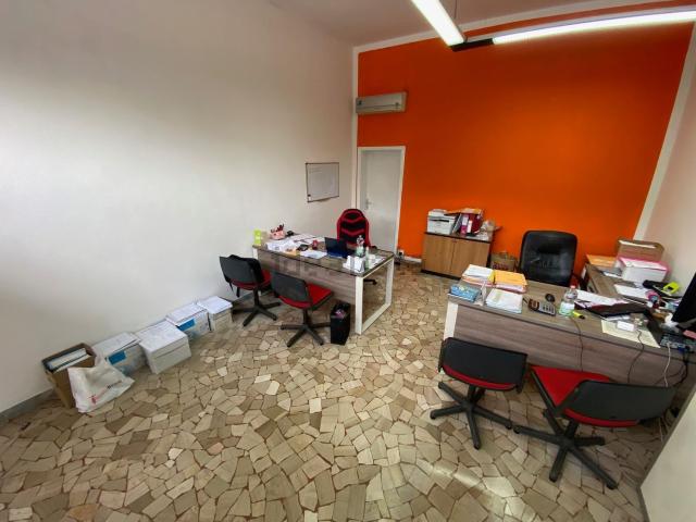 Ufficio in vendita di 35 m² in Via Bissuola