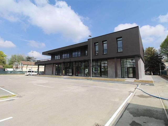 Ufficio in vendita di 364 m² in Strada Statale 9 Via Emilia, 280