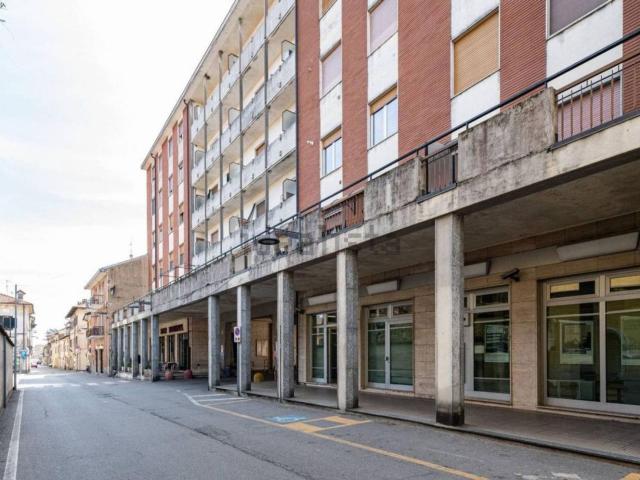 Ufficio in vendita di 365 m² in Via Novara, 41