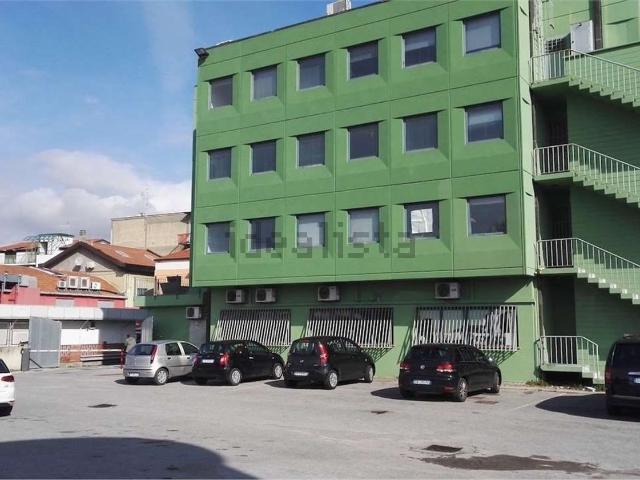 Ufficio in vendita di 360 m²