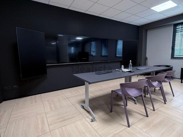 Ufficio in vendita di 360 m² in Via Solferino