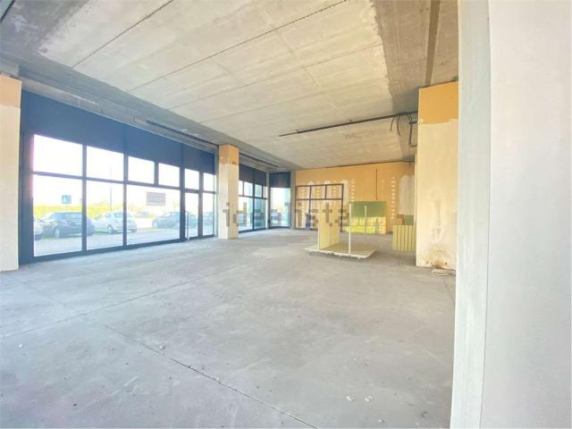 Ufficio in vendita di 370 m²