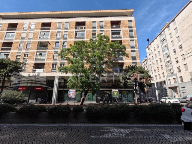 Ufficio in vendita di 370 m² in Corso Sicilia, 43