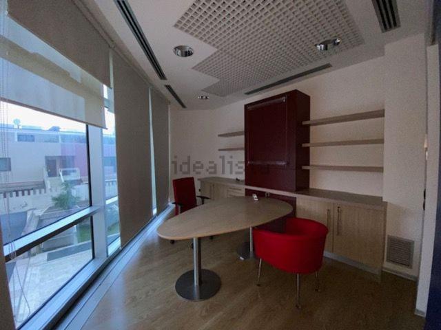 Ufficio in vendita di 370 m² in Via Mario del Monaco