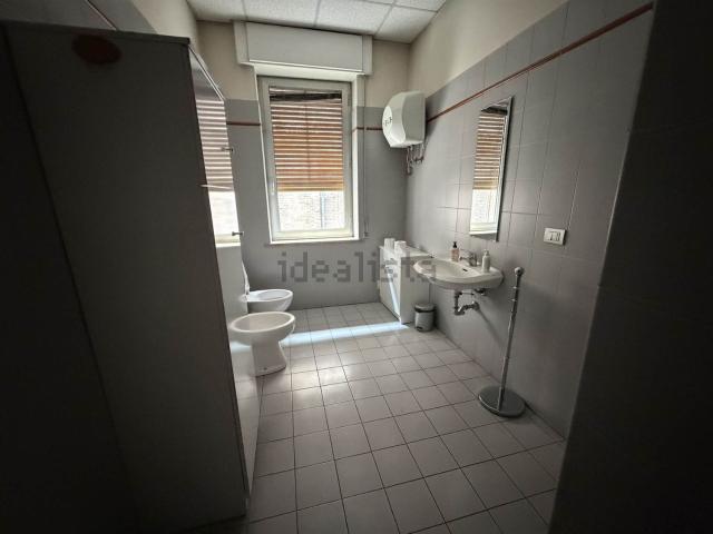 Ufficio in vendita di 380 m²